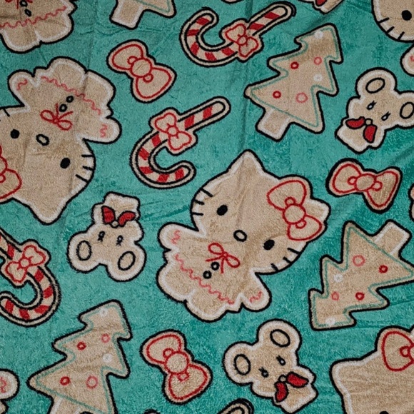 Hello Kitty Green Gingerbread Christmas Silk Touch Plush Throw Blanket ππ - Picture 3 of 6
